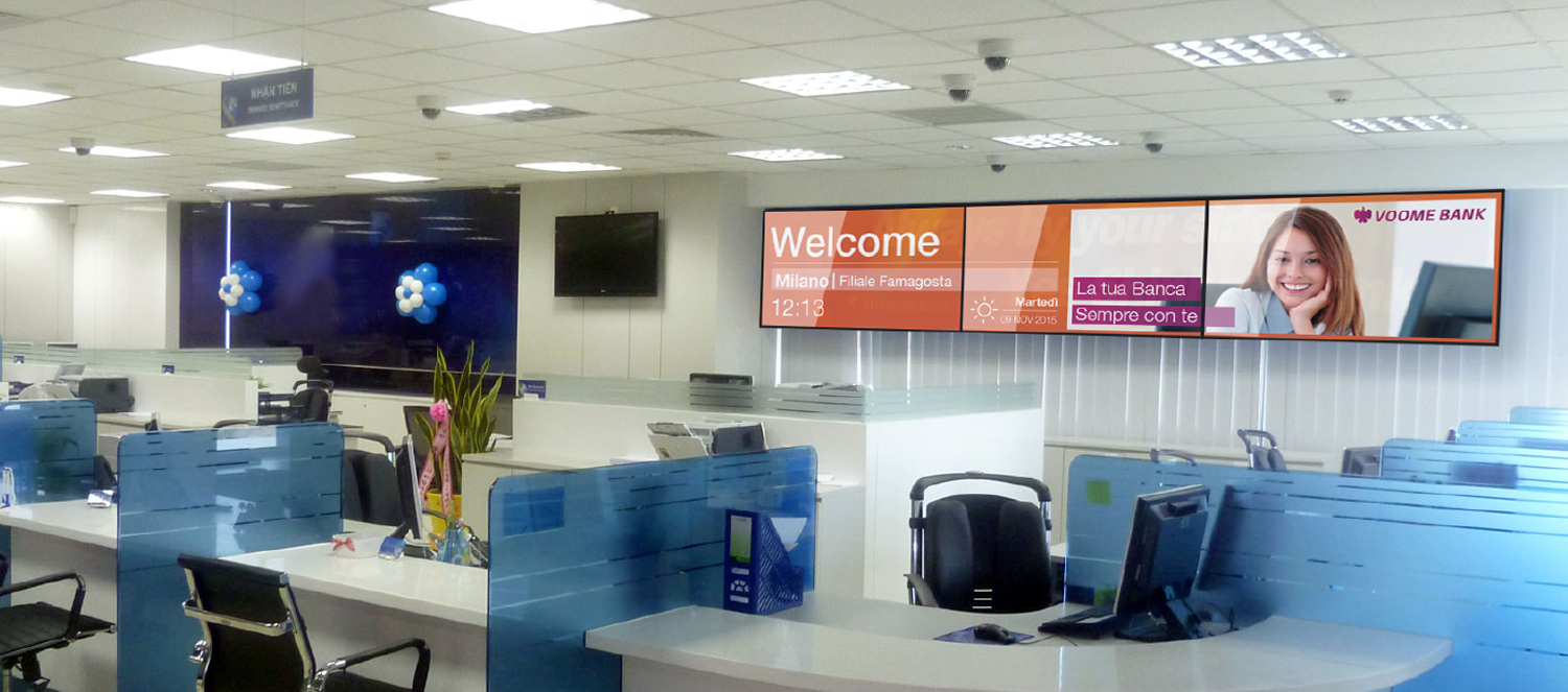 digital signage utilizzato in una banca per comunicazione interna